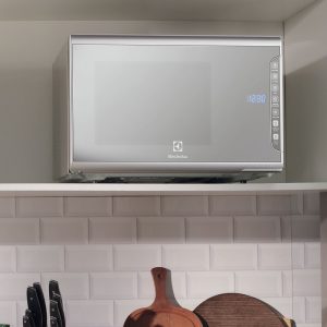 Micro-ondas Electrolux 31L com Painel Integrado Prata MI41S